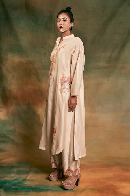Shilpi Gupta Peach Silk Chanderi Embroidery Mandarin Collar Kurta And Palazzo Set Online at Aza Fashions Shilpi Gupta_Peach Silk Chanderi Embroidery Mandarin Collar Kurta And Palazzo Set _Online_at_Aza_Fashions