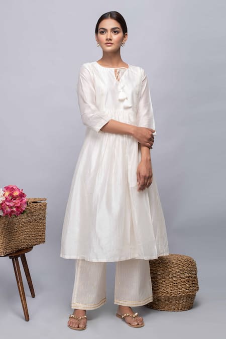 Kalakaari By Sagarika_White Cotton, Chanderi Silk Metallic Stripes Notched Kurta And Pant Set _Online_at_Aza_Fashions