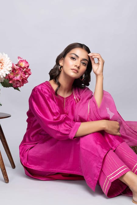 Shop Kalakaari By Sagarika Pink Cotton, Chanderi Silk, Kota Doria Metallic Stripes Puffed Sleeve Kurta Set Online at Aza Fashions Shop_Kalakaari By Sagarika_Pink Cotton, Chanderi Silk, Kota Doria Metallic Stripes Puffed Sleeve Kurta Set_Online_at_Aza_Fashions