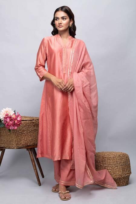 Kalakaari By Sagarika_Peach Cotton, Chanderi Silk Plain V Neck Straight Kurta Set_Online_at_Aza_Fashions