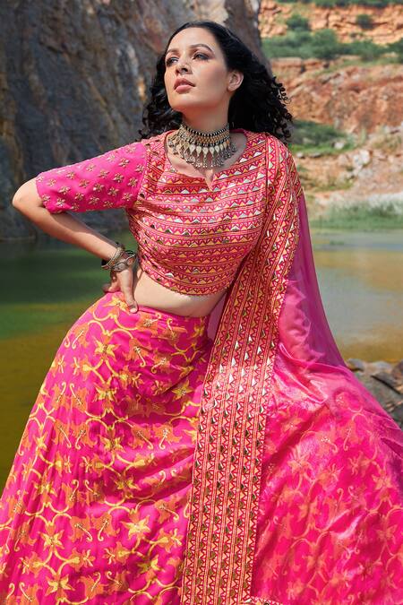 Pooja Rajgarhia Gupta Pink Georgette And Organza Notched Embellished Lehenga Set at Aza Fashions Pooja Rajgarhia Gupta_Pink Georgette And Organza Notched Embellished Lehenga Set _at_Aza_Fashions