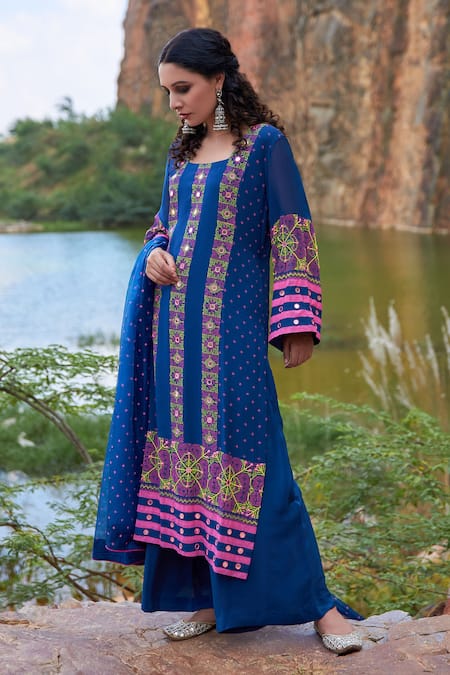 Pooja Rajgarhia Gupta Blue Crepe, Georgette And Organza Square Neck Printed Kurta & Palazzo Set Online at Aza Fashions Pooja Rajgarhia Gupta_Blue Crepe, Georgette And Organza Square Neck Printed Kurta & Palazzo Set _Online_at_Aza_Fashions
