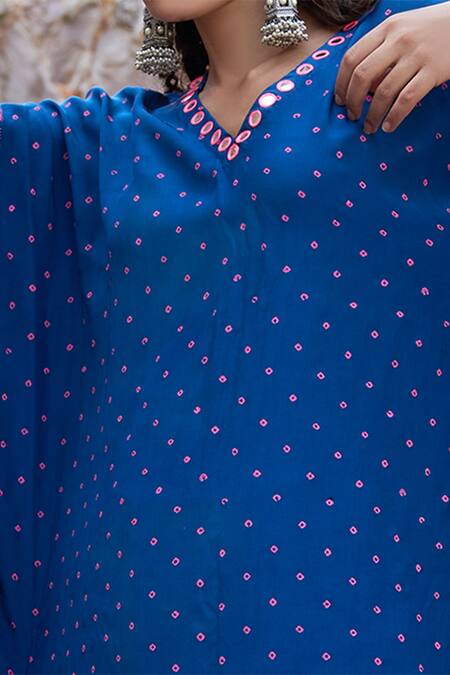 Pooja Rajgarhia Gupta_Blue Crepe V Neck Printed Kaftan Set _at_Aza_Fashions