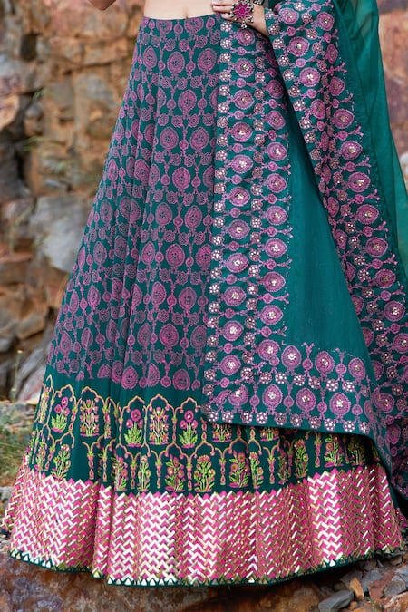 Shop Pooja Rajgarhia Gupta Green Georgette And Organza High Printed Lehenga Set Online at Aza Fashions Shop_Pooja Rajgarhia Gupta_Green Georgette And Organza High Printed Lehenga Set _Online_at_Aza_Fashions
