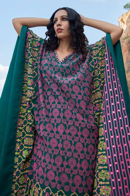 Buy Pooja Rajgarhia Gupta Green Crepe V Neck Printed Kaftan Set Online at Aza Fashions Buy_Pooja Rajgarhia Gupta_Green Crepe V Neck Printed Kaftan Set _Online_at_Aza_Fashions