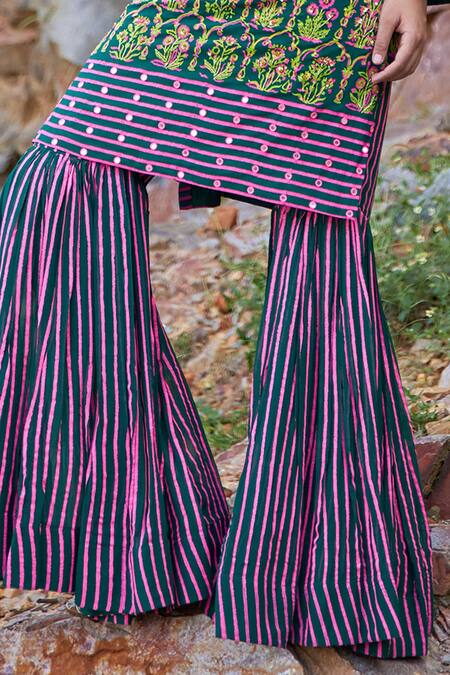 Shop Pooja Rajgarhia Gupta Green Georgette And Organza V Neck Printed Kurta & Sharara Set Online at Aza Fashions Shop_Pooja Rajgarhia Gupta_Green Georgette And Organza V Neck Printed Kurta & Sharara Set _Online_at_Aza_Fashions