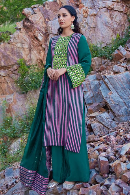 Shop Pooja Rajgarhia Gupta Green Georgette And Organza Round Printed Kurta & Palazzo Set at Aza Fashions Shop_Pooja Rajgarhia Gupta_Green Georgette And Organza Round Printed Kurta & Palazzo Set _at_Aza_Fashions