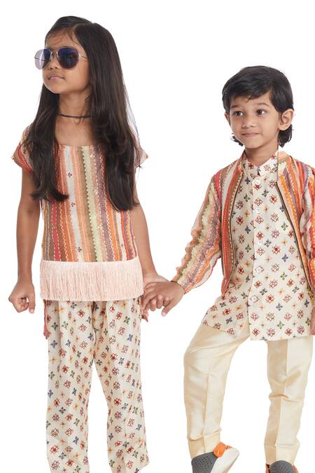 Para Off White Muslin Floral And Stripe Bomber Jacket & Kurta Set Online at Aza Fashions Para_Off White Muslin Floral And Stripe Bomber Jacket & Kurta Set_Online_at_Aza_Fashions