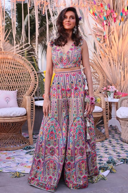 Payal Singhal_White Georgette Geometric V Neck Embroidered Sharara Set _Online_at_Aza_Fashions