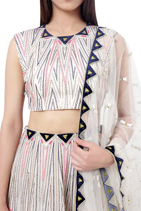 Shop Payal Singhal White Georgette Thread And Mukaish Round Basira Lehenga Set Online at Aza Fashions Shop_Payal Singhal_White Georgette Thread And Mukaish Round Basira Lehenga Set _Online_at_Aza_Fashions