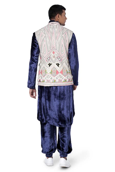 Shop PS Men By Payal Singhal White Velvet Embroidered Geometric Bundi And Kurta Set at Aza Fashions Shop_PS Men By Payal Singhal_White Velvet Embroidered Geometric Bundi And Kurta Set _at_Aza_Fashions