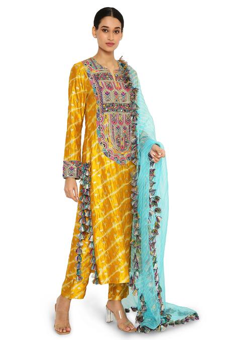 Payal Singhal_Yellow Silk, Organza Geometric Notched Leheriya Kurta Set _Online_at_Aza_Fashions