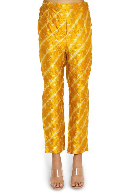 Payal Singhal_Yellow Silk, Organza Geometric Notched Leheriya Kurta Set _at_Aza_Fashions