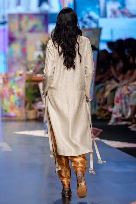 Payal Singhal Chaandtara Embroidered Kurta & Pant Set 