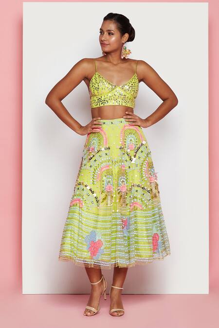 Papa Don't Preach_Yellow Tulle Embroidered 3d Metal Plunging Neck Lehenga Set _Online_at_Aza_Fashions