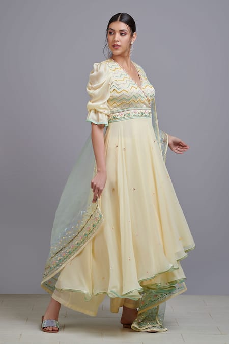 Parul | Vivek Yellow Dupatta- Organza, Kurta- Georgette, Lining- Shantoon, Embellished And Set 