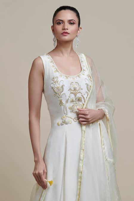 Parul | Vivek_Off White Anarkali- Crepe, Dupatta- Organza, Lining- Shantoon, Embellished Set _Online_at_Aza_Fashions