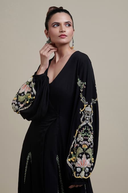 Parul | Vivek Black Moss Crepe V Neck Embellished Cape And Jumpsuit Set Online at Aza Fashions Parul | Vivek_Black Moss Crepe V Neck Embellished Cape And Jumpsuit Set _Online_at_Aza_Fashions