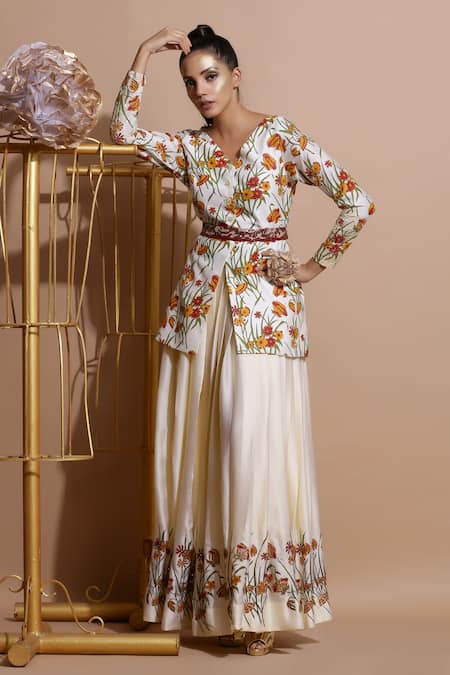 Shop_Pallavi Jaipur_Beige Chanderi, Shantoon, Bemberg V Neck Kurta And Skirt Set _at_Aza_Fashions