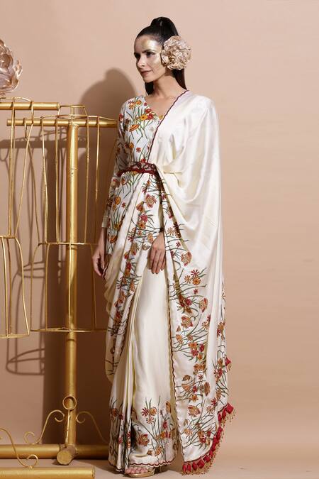 Shop Pallavi Jaipur White Chanderi, Shantoon, Bemberg V Neck Saree With Blouse Online at Aza Fashions Shop_Pallavi Jaipur_White Chanderi, Shantoon, Bemberg V Neck Saree With Blouse _Online_at_Aza_Fashions