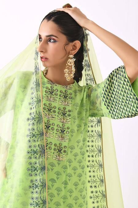 Shop Pooja Rajgarhia Gupta Green Organza, Georgette Round Printed Kurta And Gharara Set Online at Aza Fashions Shop_Pooja Rajgarhia Gupta_Green Organza, Georgette Round Printed Kurta And Gharara Set _Online_at_Aza_Fashions
