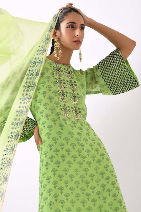 Pooja Rajgarhia Gupta Green Organza, Georgette Round Printed Kurta And Gharara Set at Aza Fashions Pooja Rajgarhia Gupta_Green Organza, Georgette Round Printed Kurta And Gharara Set _at_Aza_Fashions