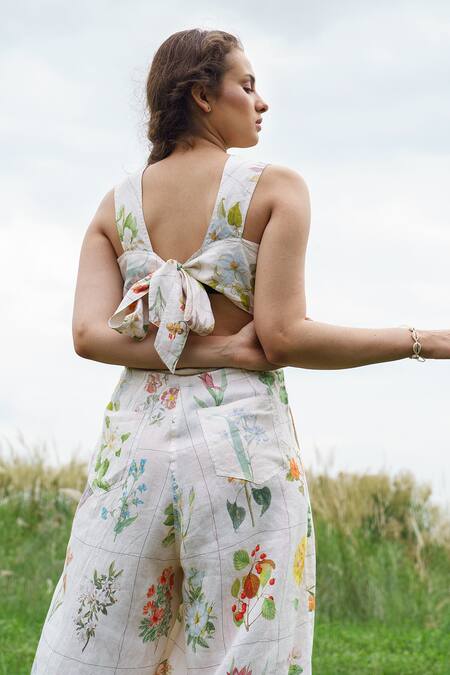 Buy Pozruh By Aiman White Pure Hemp Surplice Floral Printed Jumpsuit Online at Aza Fashions Buy_Pozruh By Aiman_White Pure Hemp Surplice Floral Printed Jumpsuit _Online_at_Aza_Fashions