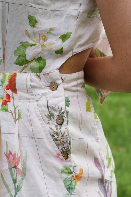 Pozruh By Aiman White Pure Hemp Surplice Floral Printed Jumpsuit at Aza Fashions Pozruh By Aiman_White Pure Hemp Surplice Floral Printed Jumpsuit _at_Aza_Fashions