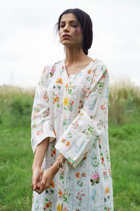 Pozruh By Aiman_White Pure Hemp V Neck Floral Printed Kurta _at_Aza_Fashions