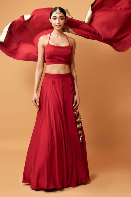 Quench A Thirst_Red Modal Silk Plain Scoop Neck Lehenga Set With Border Embroidered Dupatta _Online_at_Aza_Fashions