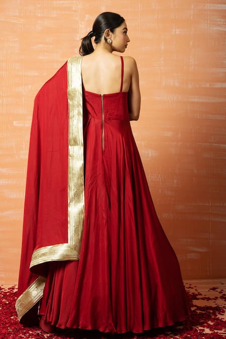 Mirroir Embroidered Bodice Anarkali Gown With Dupatta | Red, Sequin, Silk  Organza, Round, Sleeveless | Anarkali gown, Silk organza, Gown with dupatta