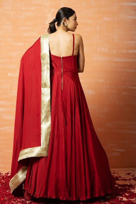 Quench A Thirst Sleeveless Gown With Dupatta 