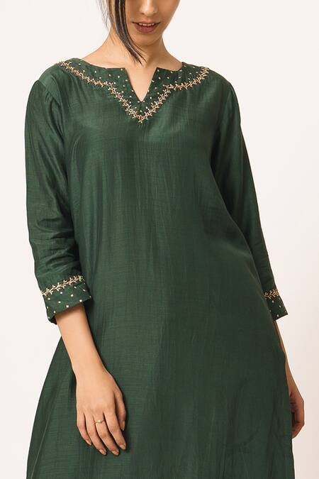 Shop_Dot_Green Silk Round Kurta Set_Online_at_Aza_Fashions