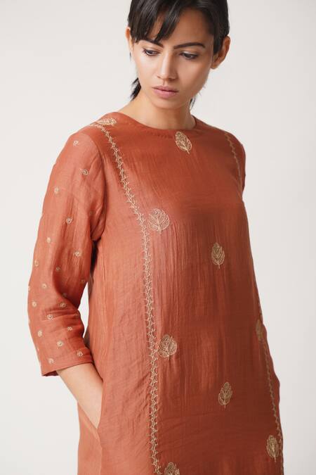 Buy_Dot_Orange Chanderi Round Kurta Set _Online_at_Aza_Fashions