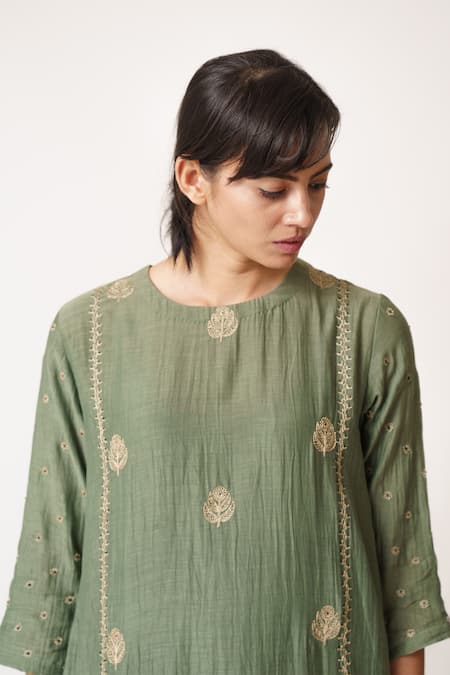 Shop Dot Green Chanderi Round Kurta Set Online at Aza Fashions Shop_Dot_Green Chanderi Round Kurta Set _Online_at_Aza_Fashions