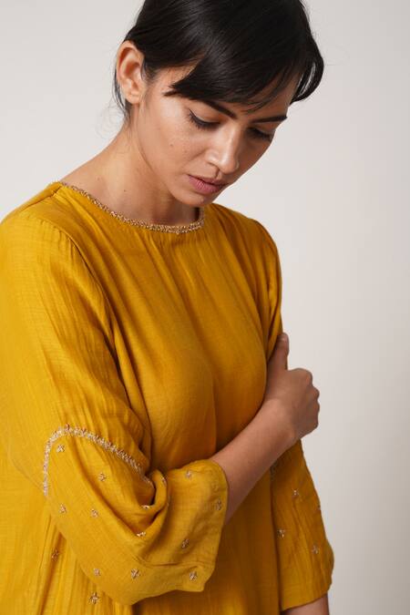 Buy_Dot_Yellow Chanderi Round Kurta Set _Online_at_Aza_Fashions