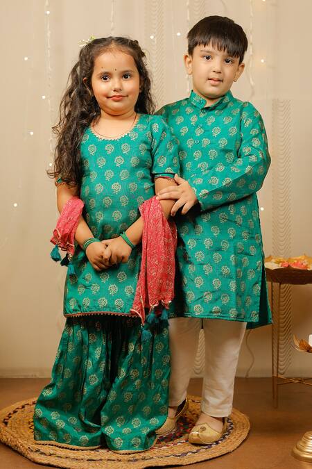 Shop Tiny Colour Green Oxford, Chiffon Gota Patti, Tassels Printed Kurta Sharara Set Online at Aza Fashions Shop_Tiny Colour_Green Oxford, Chiffon Gota Patti, Tassels Printed Kurta Sharara Set _Online_at_Aza_Fashions