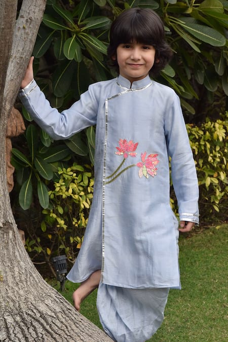 Panchhi by Kanupriya Tibrewala Grey Silk Blend Embroidered Kurta And Dhoti Pant Set 