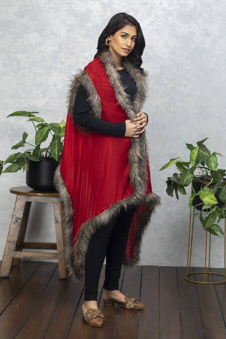 Rhe-Ana Red Wool Diamond Motif Open Neck Faux Fur Cape Online at Aza Fashions Rhe-Ana_Red Wool Diamond Motif Open Neck Faux Fur Cape _Online_at_Aza_Fashions