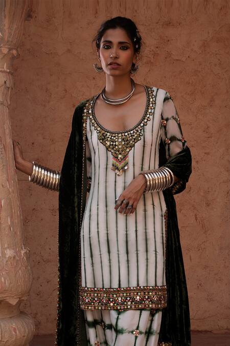Buy Reeti Arneja White Velvet Tie Dye Kurta Set Online at Aza Fashions Buy_Reeti Arneja_White Velvet Tie Dye Kurta Set_Online_at_Aza_Fashions
