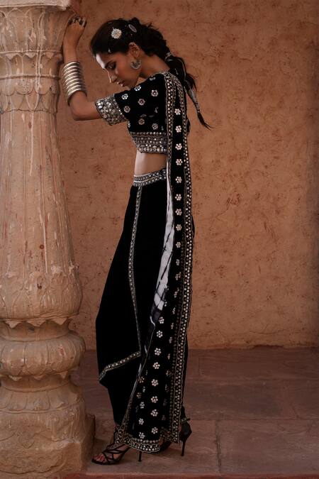 Buy Reeti Arneja Black Embellished Pre-draped Saree Set Online at Aza Fashions Buy_Reeti Arneja_Black Embellished Pre-draped Saree Set_Online_at_Aza_Fashions