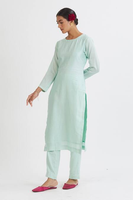 Shop Peeli Dori Green Kurta Chanderi Embroidery Round Straight Set Online at Aza Fashions Shop_Peeli Dori_Green Kurta Chanderi Embroidery Round Straight Set _Online_at_Aza_Fashions