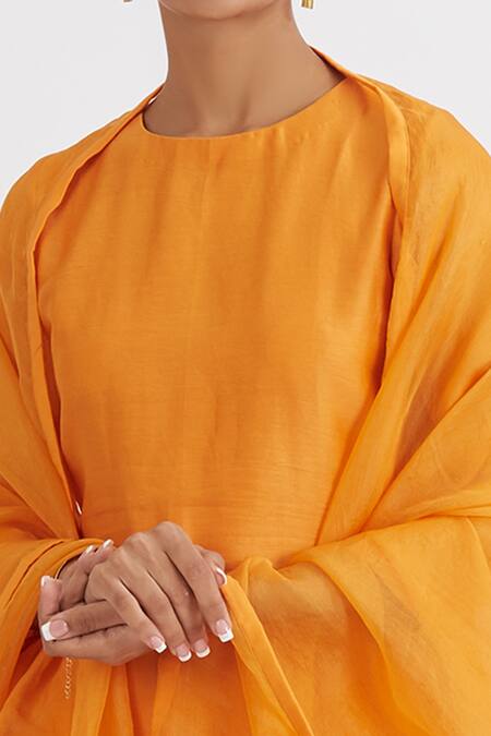 Peeli Dori_Orange Dupatta Silk Organza, Kurta Chanderi, Pant Cotton Satin Straight Set_at_Aza_Fashions