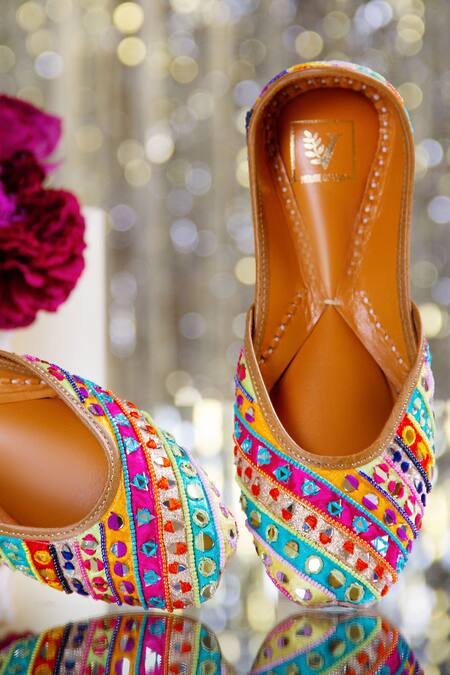 House Of Vian Multi Color Rangrej Striped Juttis Online at Aza Fashions House Of Vian_Multi Color Rangrej Striped Juttis _Online_at_Aza_Fashions