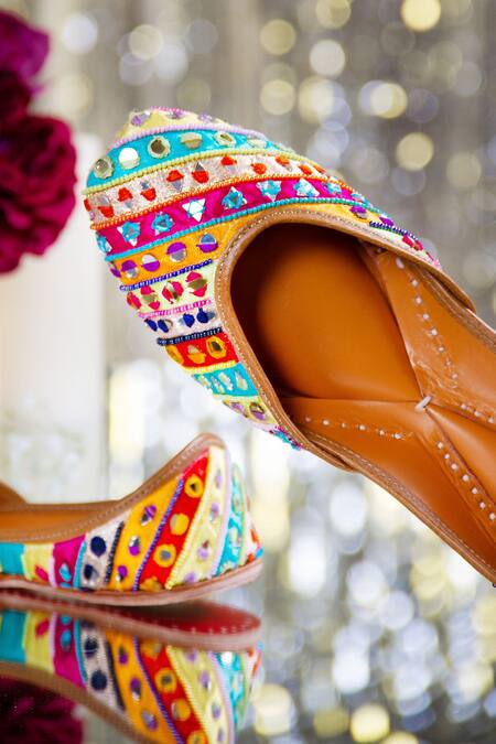 Buy House Of Vian Multi Color Rangrej Striped Juttis Online at Aza Fashions Buy_House Of Vian_Multi Color Rangrej Striped Juttis _Online_at_Aza_Fashions