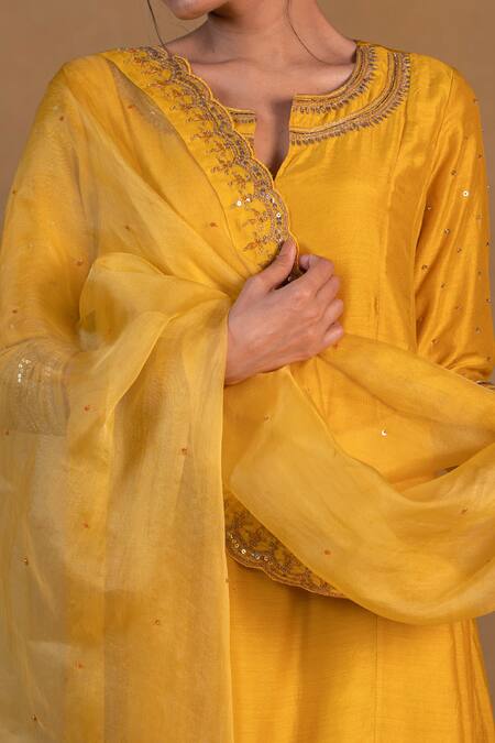Buy Pants And Pajamas Yellow Organza Sequins, Zardozi Work Embroidered Dupatta Online at Aza Fashions Buy_Pants And Pajamas_Yellow Organza Sequins, Zardozi Work Embroidered Dupatta _Online_at_Aza_Fashions
