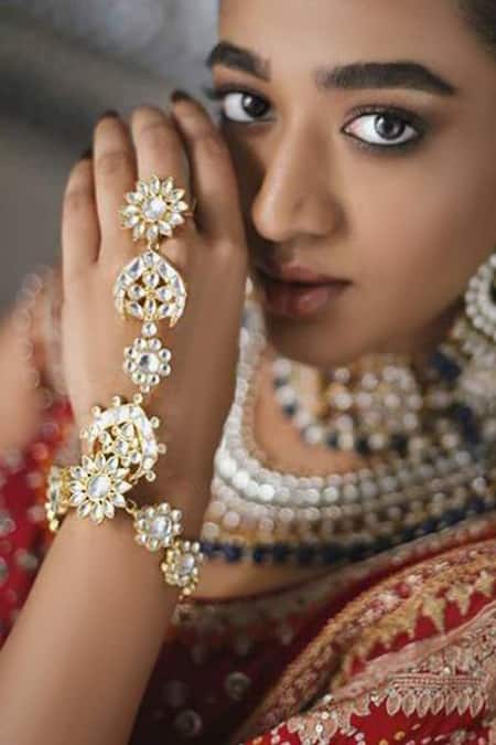 Riana Jewellery Gold Plated Stones Floral Hathphool Single Pc Online at Aza Fashions Riana Jewellery_Gold Plated Stones Floral Hathphool Single Pc _Online_at_Aza_Fashions