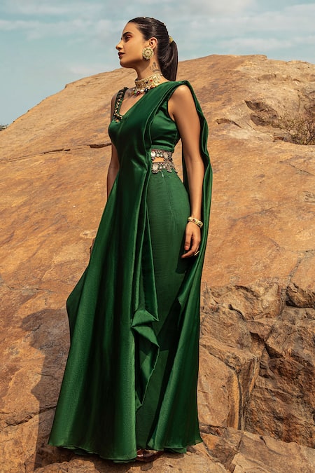 Ridhima Bhasin_Green Organza, Chiffon Square Neck Pre-draped Saree With Belt _Online_at_Aza_Fashions