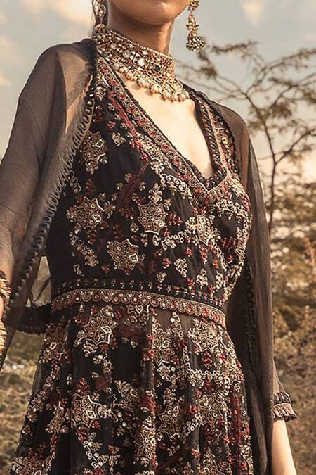 Ridhima Bhasin_Black Organza V Neck Embroidered Kurta Set _at_Aza_Fashions
