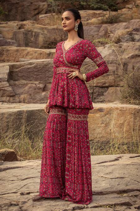 Ridhima Bhasin Pink Georgette V Neck Embroidered Kurta Set Online at Aza Fashions Ridhima Bhasin_Pink Georgette V Neck Embroidered Kurta Set _Online_at_Aza_Fashions